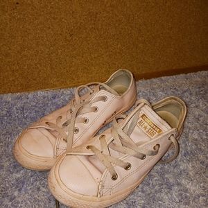 Pink converse size 2 1/2